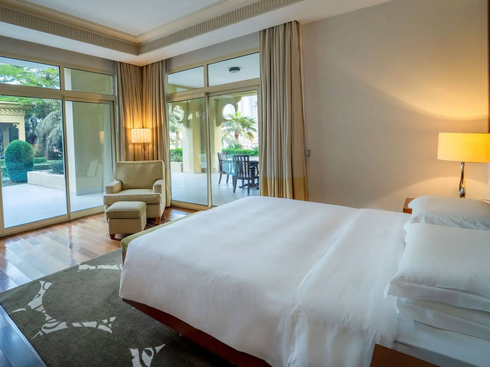 Grand Hyatt Hotel & Apartment